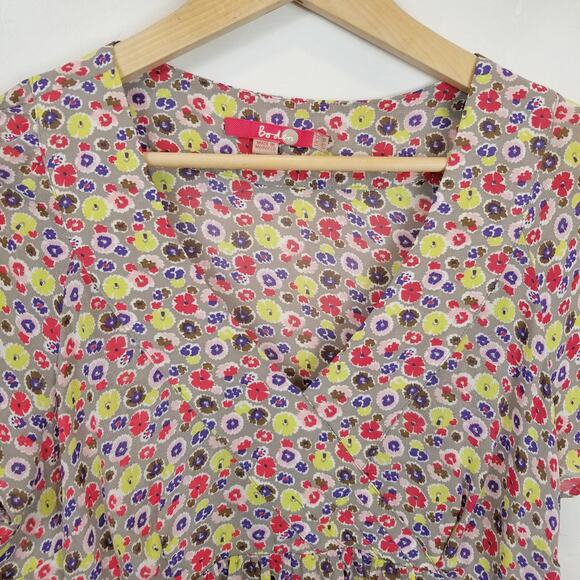 Boden Women's V-Neck Floral Short Sleeve Blouse Size 10 - Picture 7 of 7